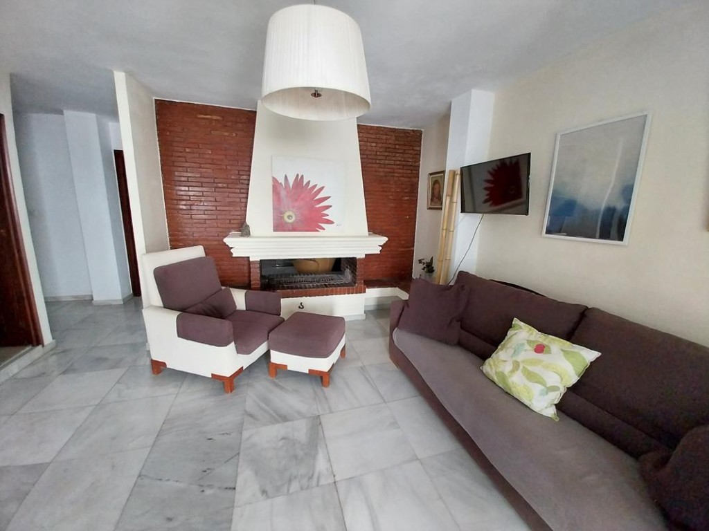 SE VENDE CASA EN PLENO CENTRO DE NUESTRA BELLA CIUDAD DE EST - foto 2