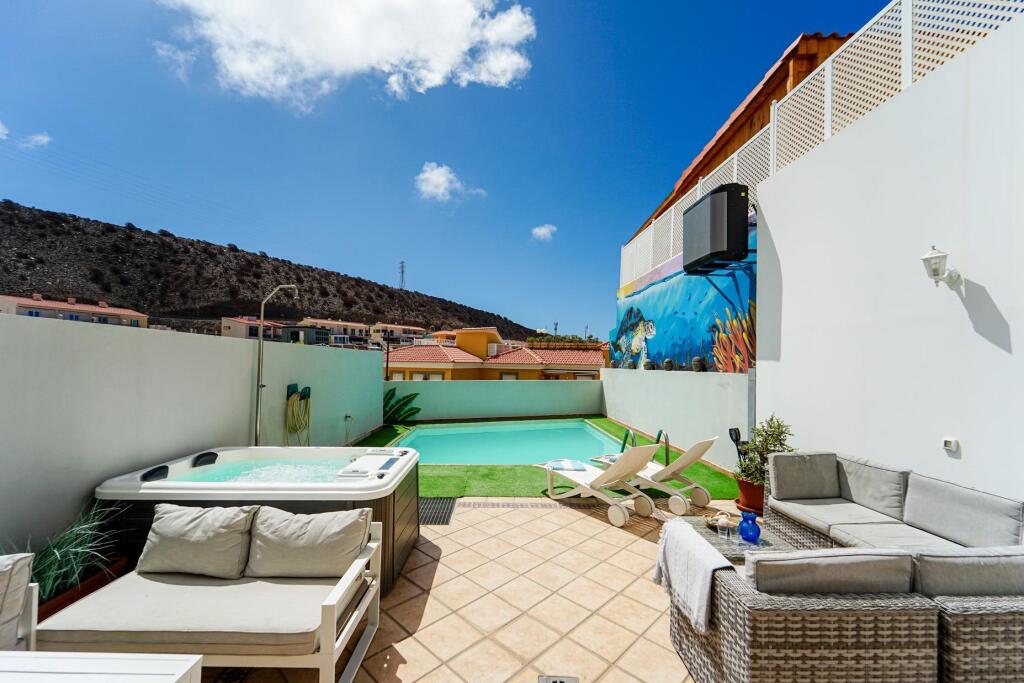 Amplia casa adosada de 6 dormitorios con apartamento indepen - foto 5