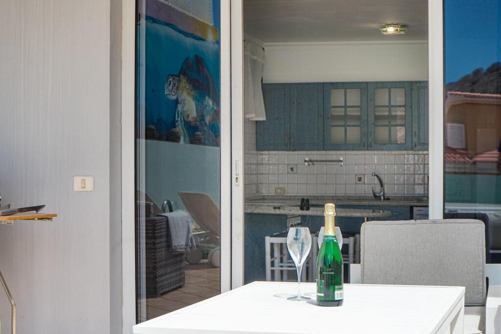 Amplia casa adosada de 6 dormitorios con apartamento indepen - foto 13