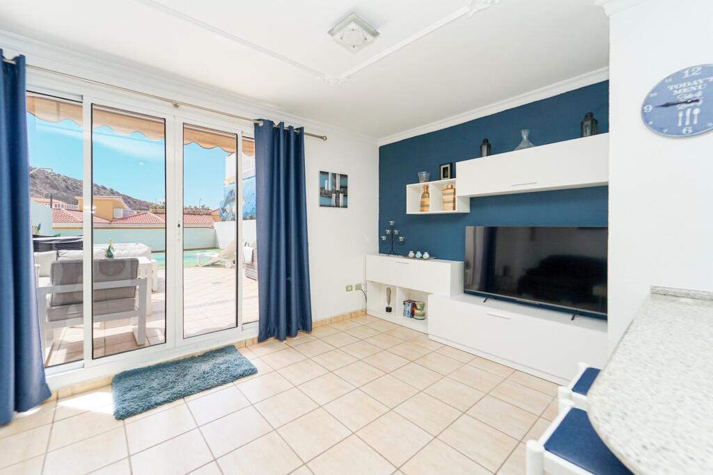 Amplia casa adosada de 6 dormitorios con apartamento indepen - foto 14