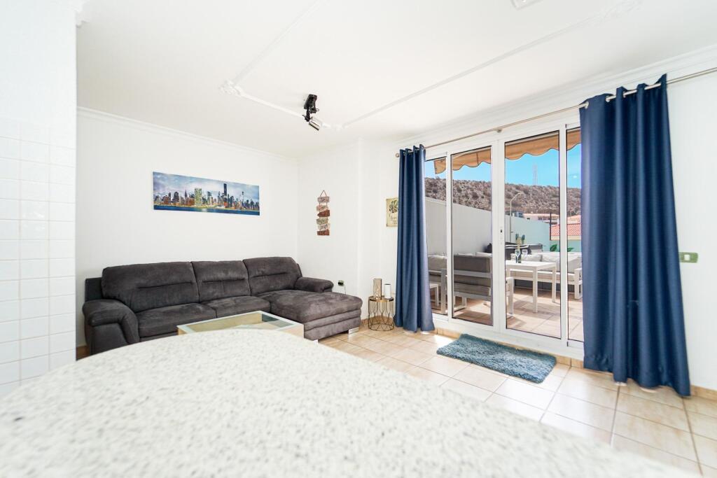 Amplia casa adosada de 6 dormitorios con apartamento indepen - foto 15