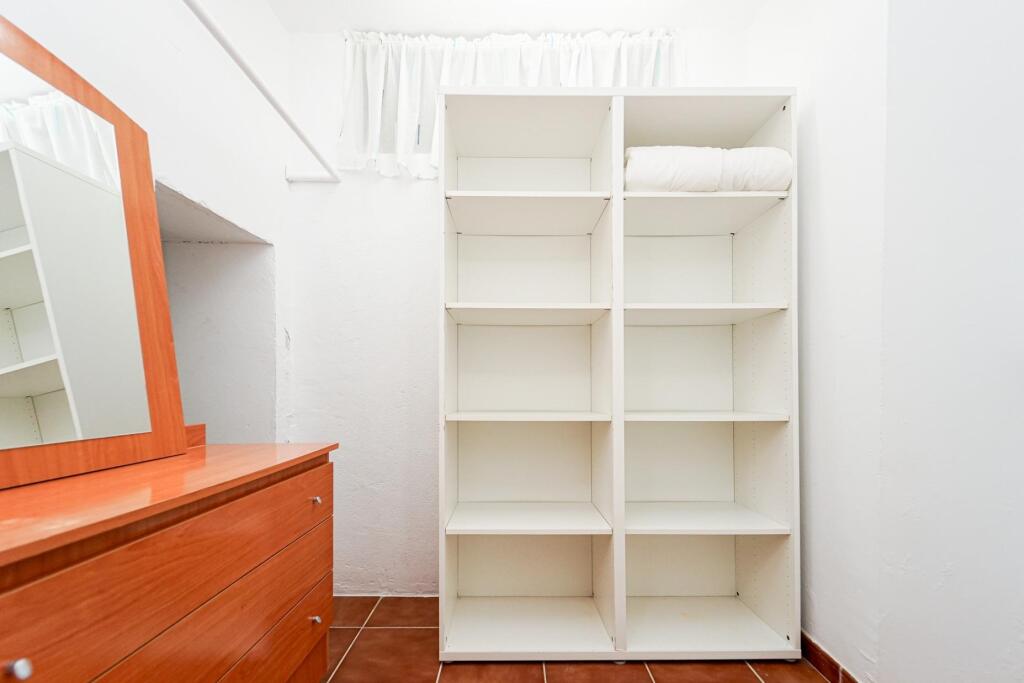 Amplia casa adosada de 6 dormitorios con apartamento indepen - foto 30