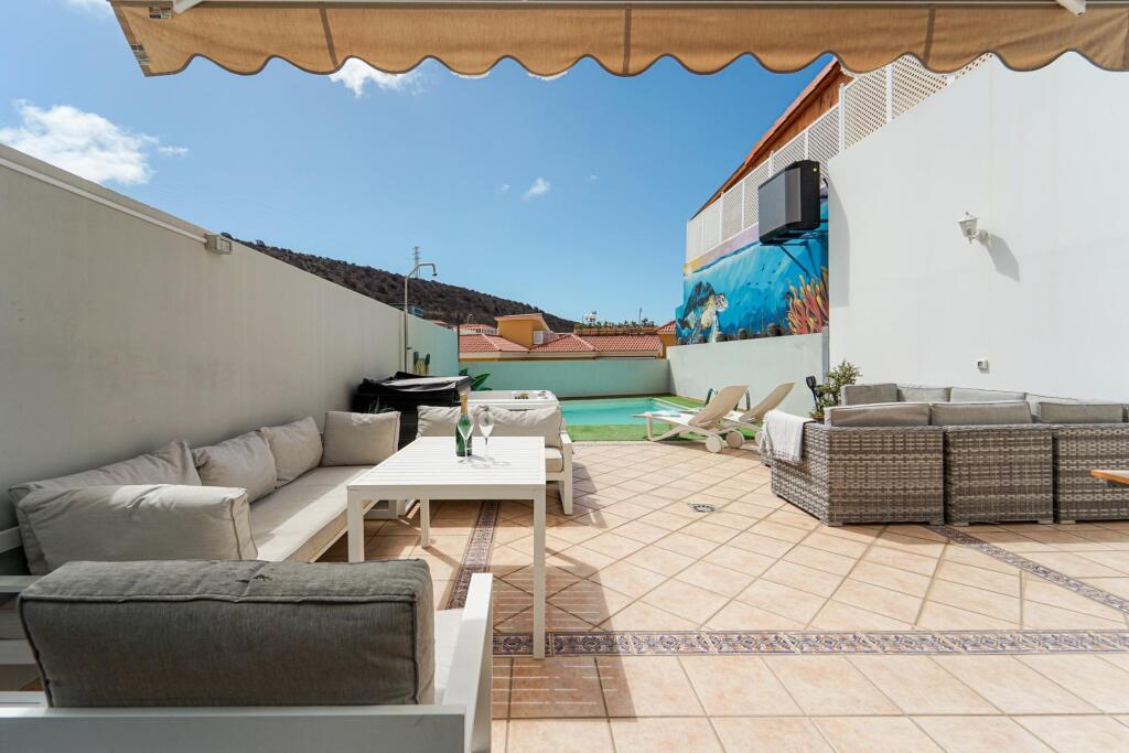 Amplia casa adosada de 6 dormitorios con apartamento indepen - foto 33