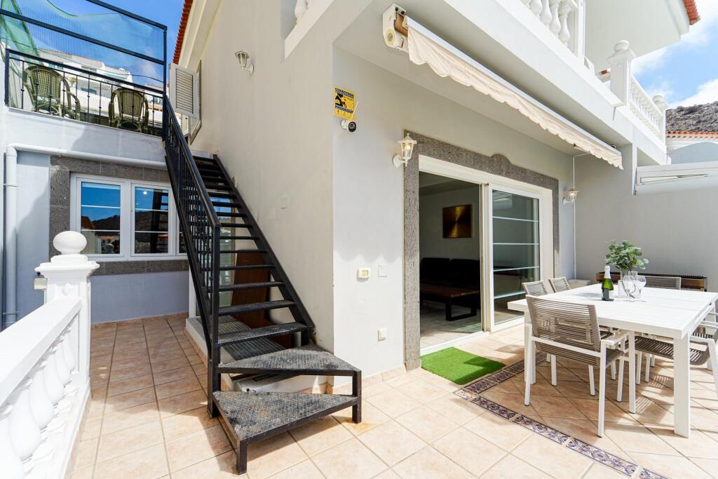 Amplia casa adosada de 6 dormitorios con apartamento indepen - foto 34