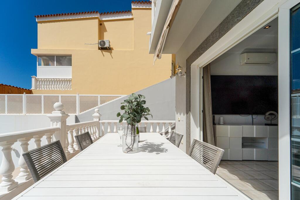 Amplia casa adosada de 6 dormitorios con apartamento indepen - foto 36