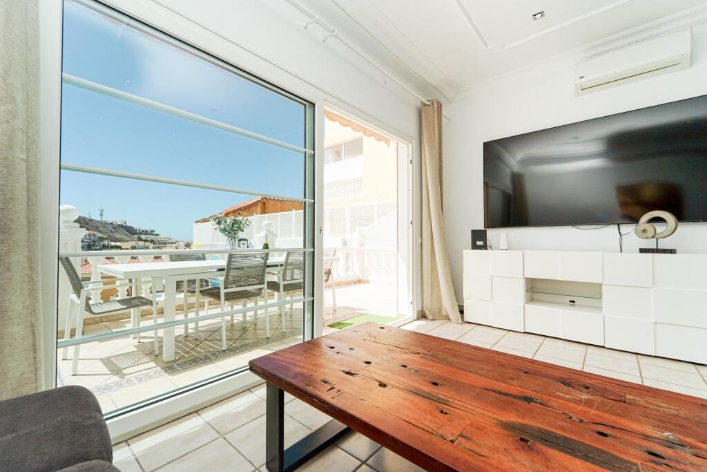 Amplia casa adosada de 6 dormitorios con apartamento indepen - foto 37