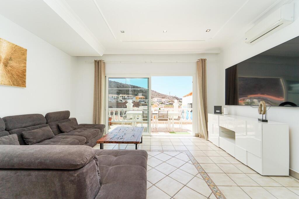 Amplia casa adosada de 6 dormitorios con apartamento indepen - foto 41