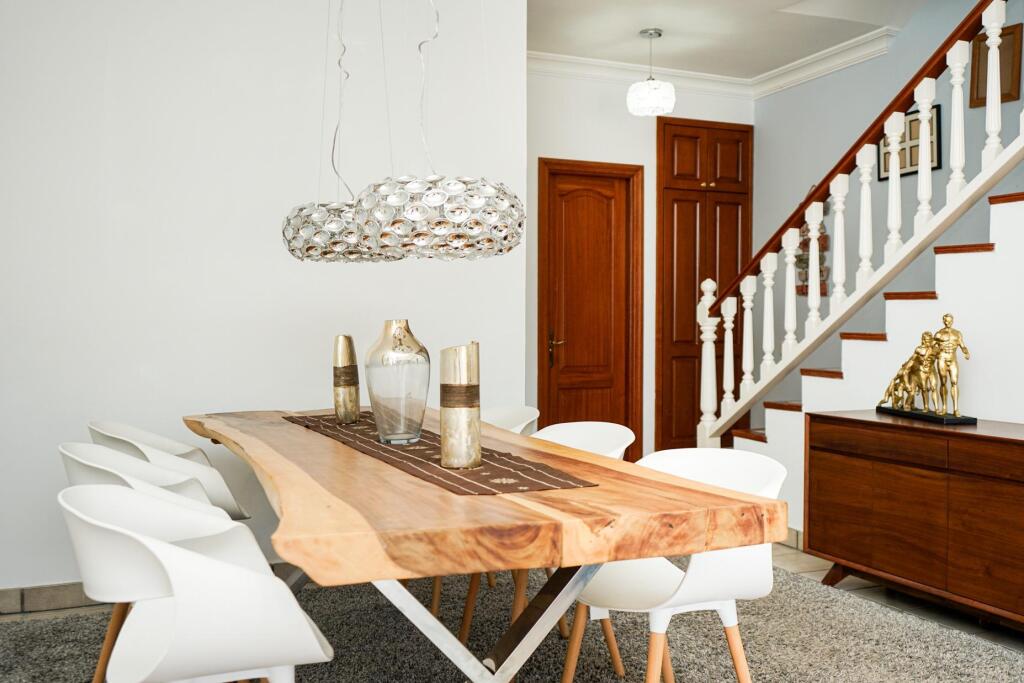 Amplia casa adosada de 6 dormitorios con apartamento indepen - foto 44