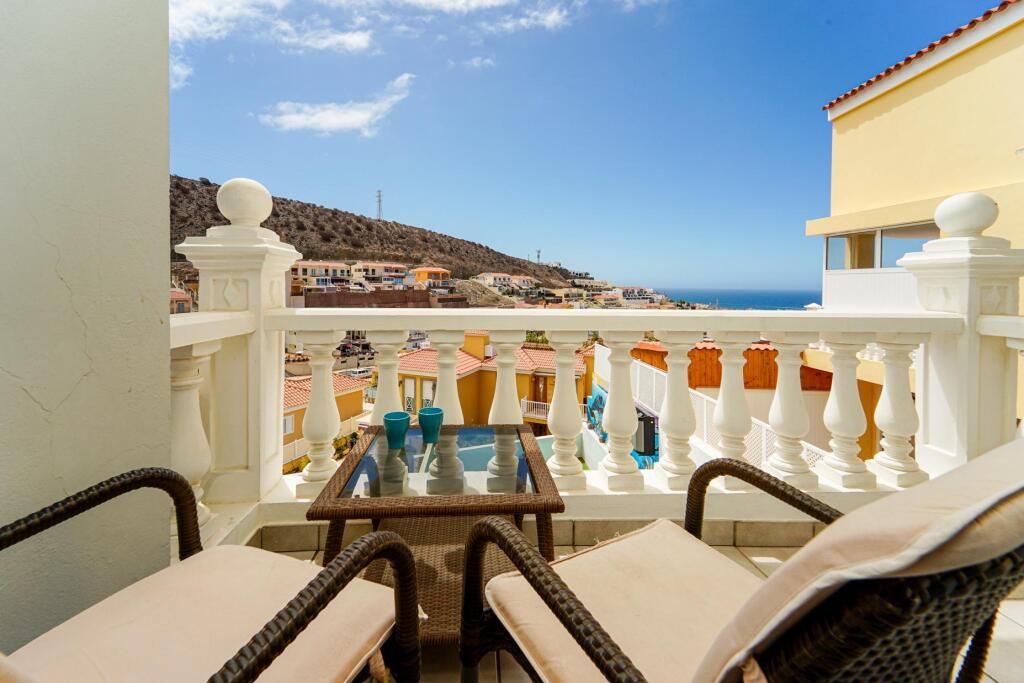 Amplia casa adosada de 6 dormitorios con apartamento indepen - foto 58