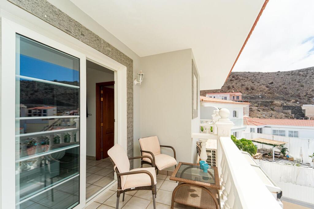 Amplia casa adosada de 6 dormitorios con apartamento indepen - foto 59