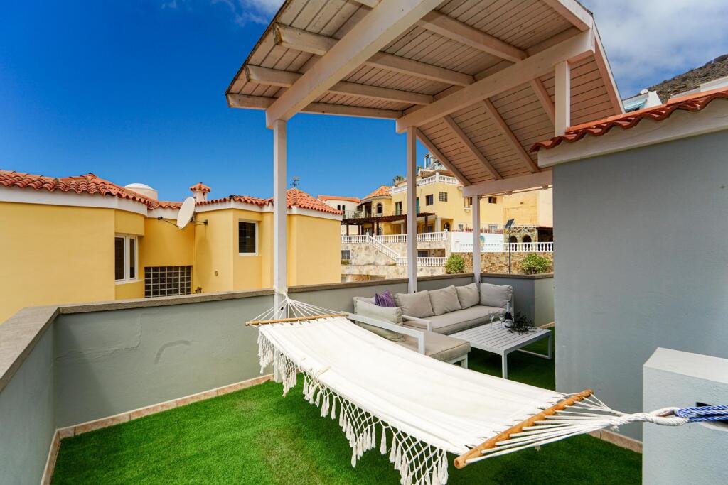 Amplia casa adosada de 6 dormitorios con apartamento indepen - foto 71