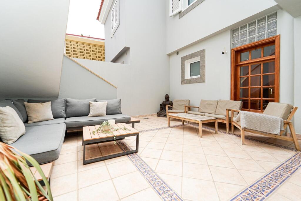 Amplia casa adosada de 6 dormitorios con apartamento indepen - foto 78