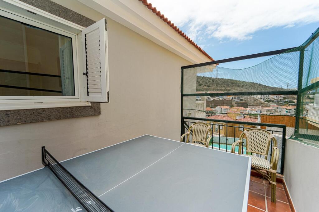 Amplia casa adosada de 6 dormitorios con apartamento indepen - foto 82