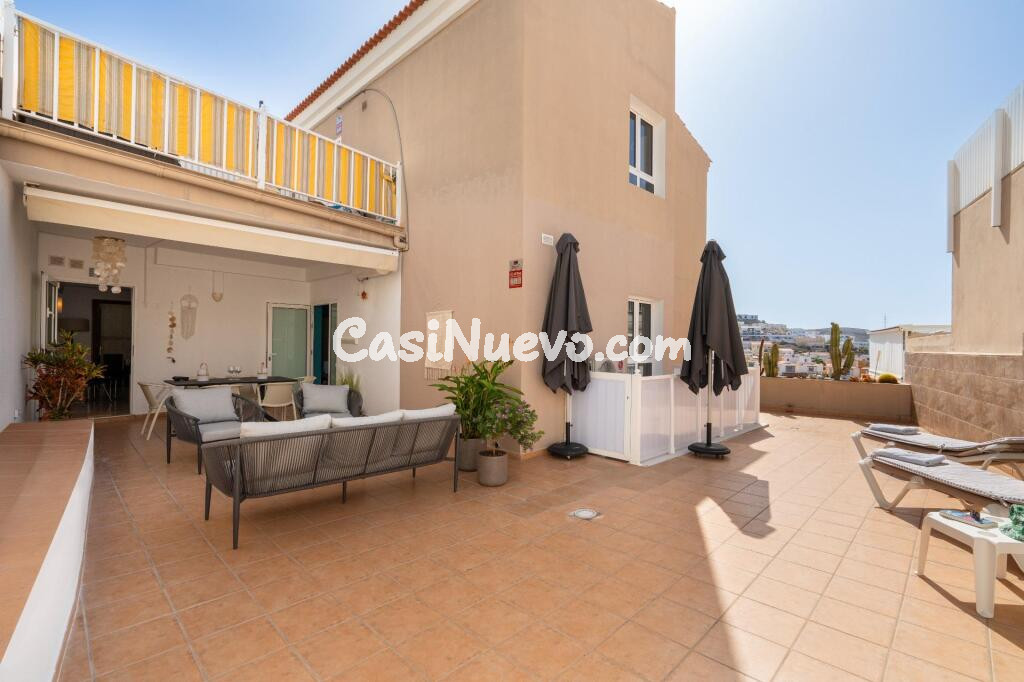 Elegante apartamento reformado con estudio independiente y terraza con vistas al mar en Vista Sol, Arguineguín