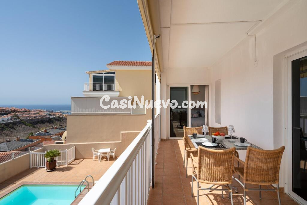 Elegante apartamento reformado con estudio independiente y terraza con vistas al mar en Vista Sol, Arguineguín