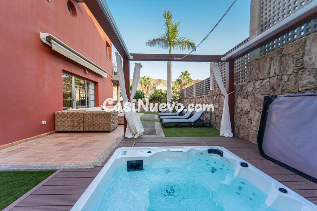 Casa Moderna de Esquina en Hälsodalen, Tauro – Con Hermosas Vistas y Privacidad