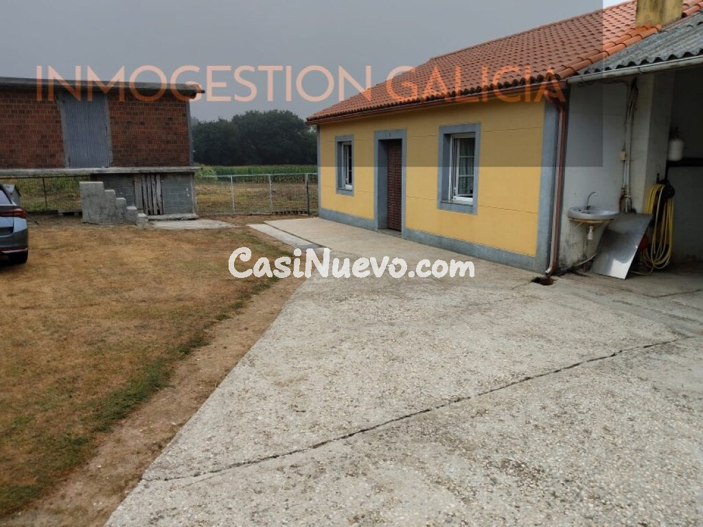 Casa-Chalet en Venta en Ordes La Coruña