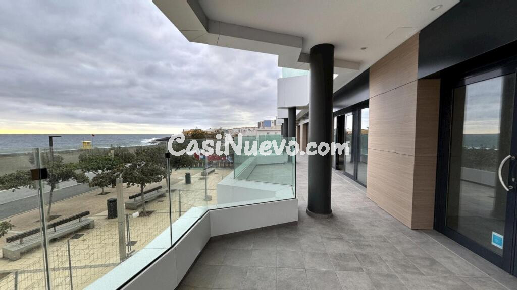 SE ALQUILA LOCAL COMERCIAL EN C.C. EN LA MISMA PLAYA DE LA GARITA, TELDE, ISLAS CANARIAS, ESPAÑA