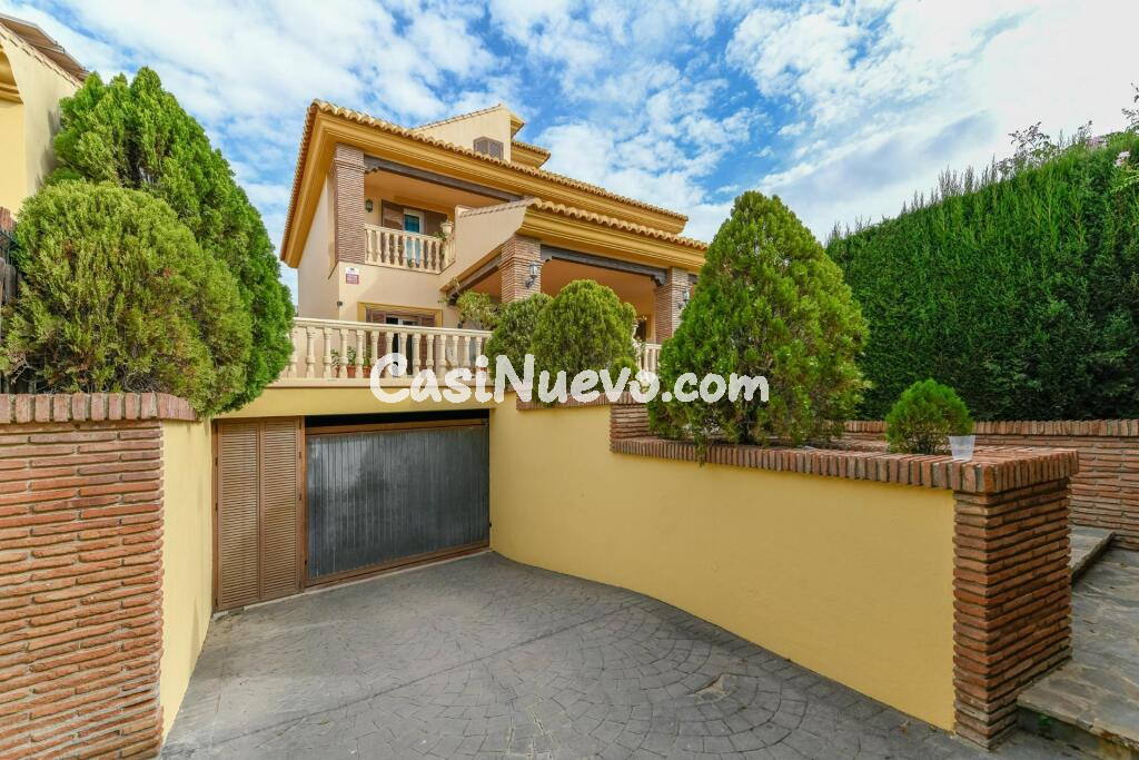 DOS CHALETS  A 100 METROS DE LA PLAYA, RINCON DE LA VICTORIA