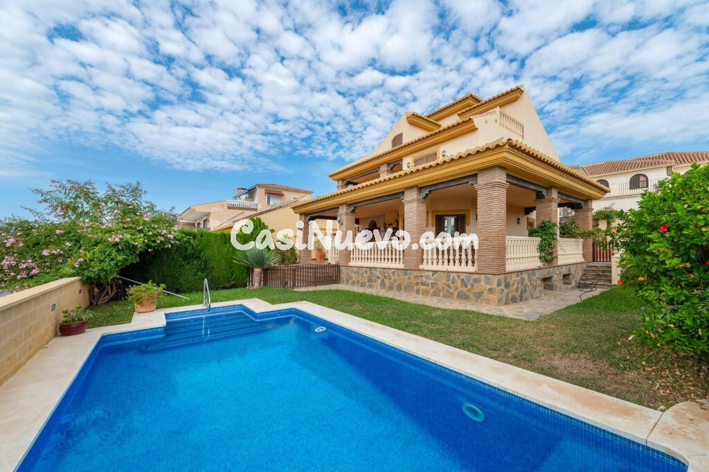 DOS CHALETS  A 100 METROS DE LA PLAYA, RINCON DE LA VICTORIA