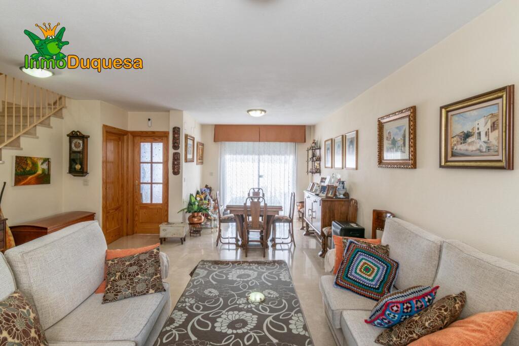 Casa adosada en la entrada de Ogijares (Junto al PTS)