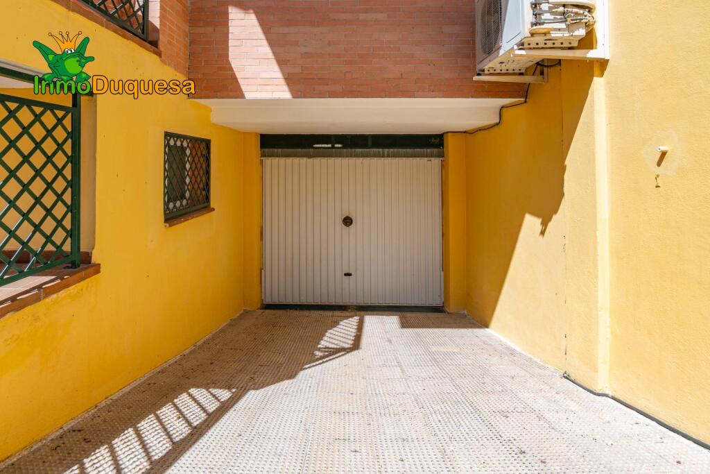 Casa adosada en la entrada de Ogijares (Junto al PTS) - foto 4