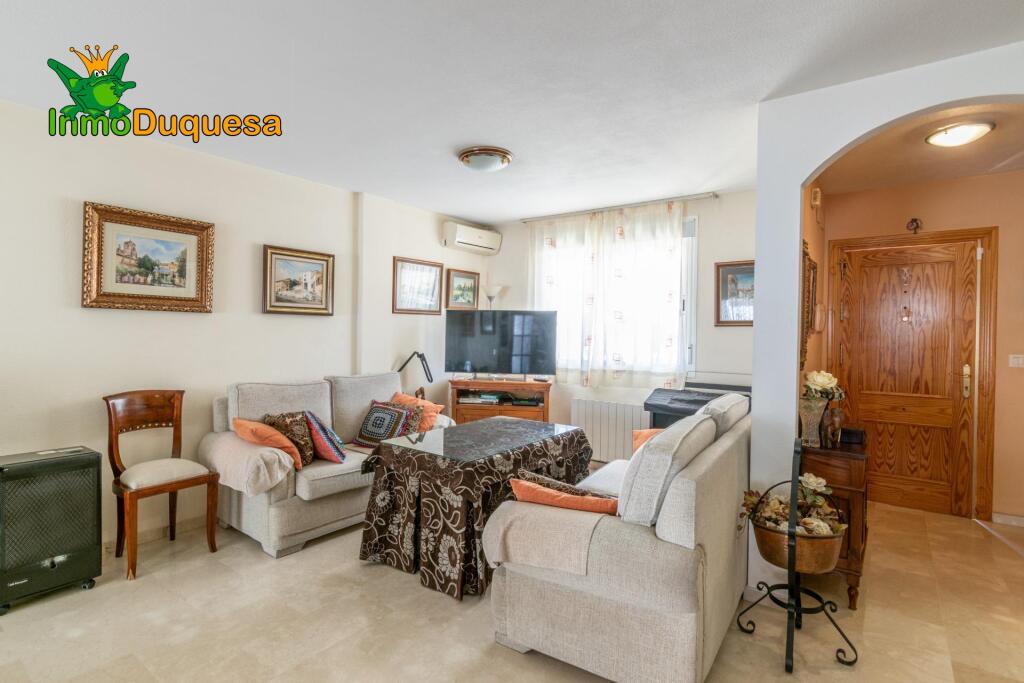 Casa adosada en la entrada de Ogijares (Junto al PTS) - foto 5