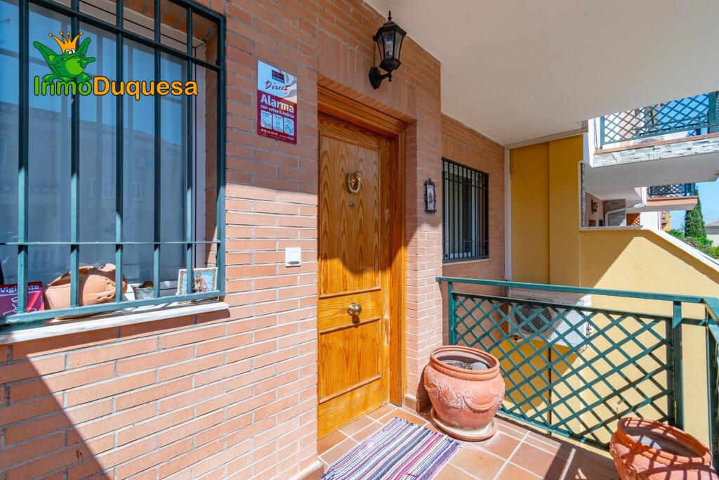 Casa adosada en la entrada de Ogijares (Junto al PTS) - foto 10