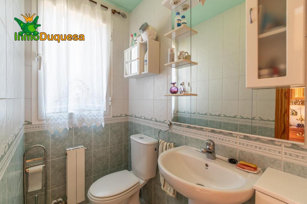 Casa adosada en la entrada de Ogijares (Junto al PTS) - foto 12