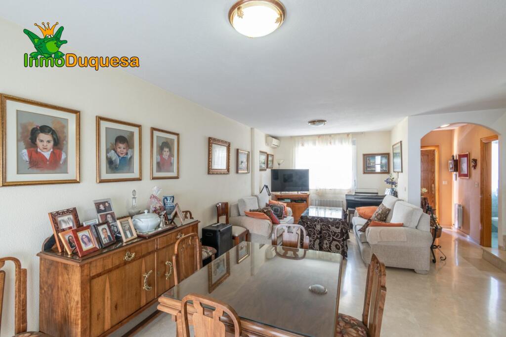 Casa adosada en la entrada de Ogijares (Junto al PTS) - foto 13