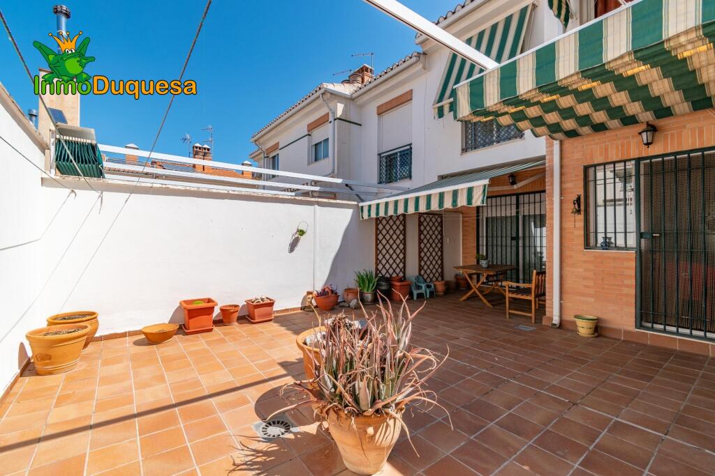 Casa adosada en la entrada de Ogijares (Junto al PTS) - foto 18