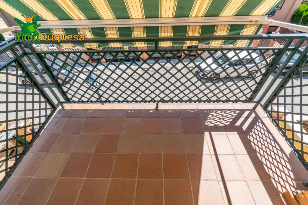 Casa adosada en la entrada de Ogijares (Junto al PTS) - foto 39