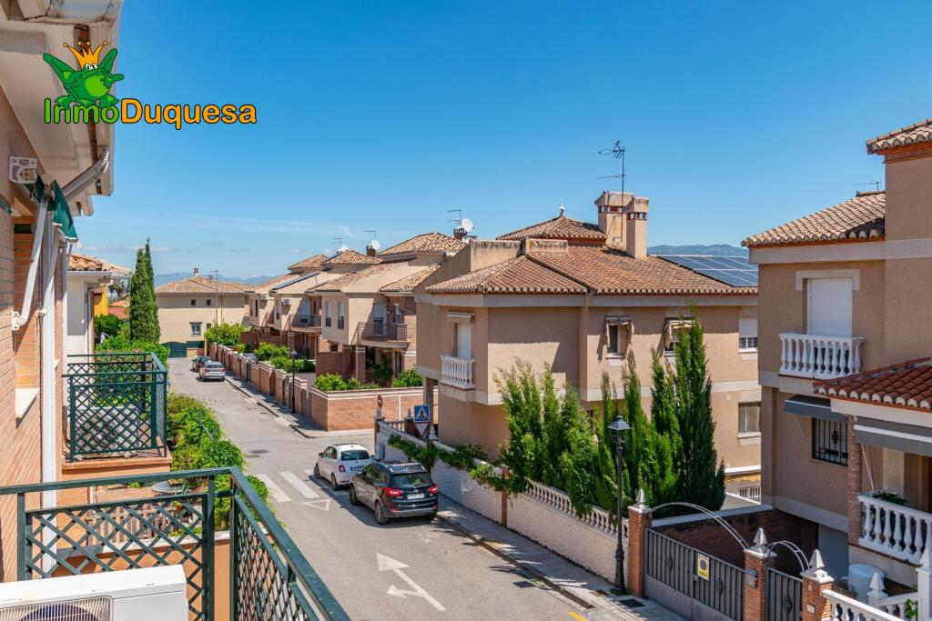Casa adosada en la entrada de Ogijares (Junto al PTS) - foto 44