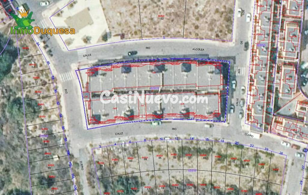 Conjunto residencial de 21 casas adosadas terminadas (OKUPADAS).