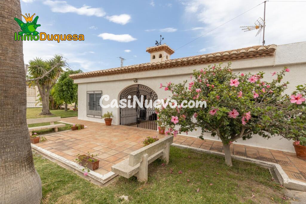 PRECIOSO Chalet en una planta en MOTRIL