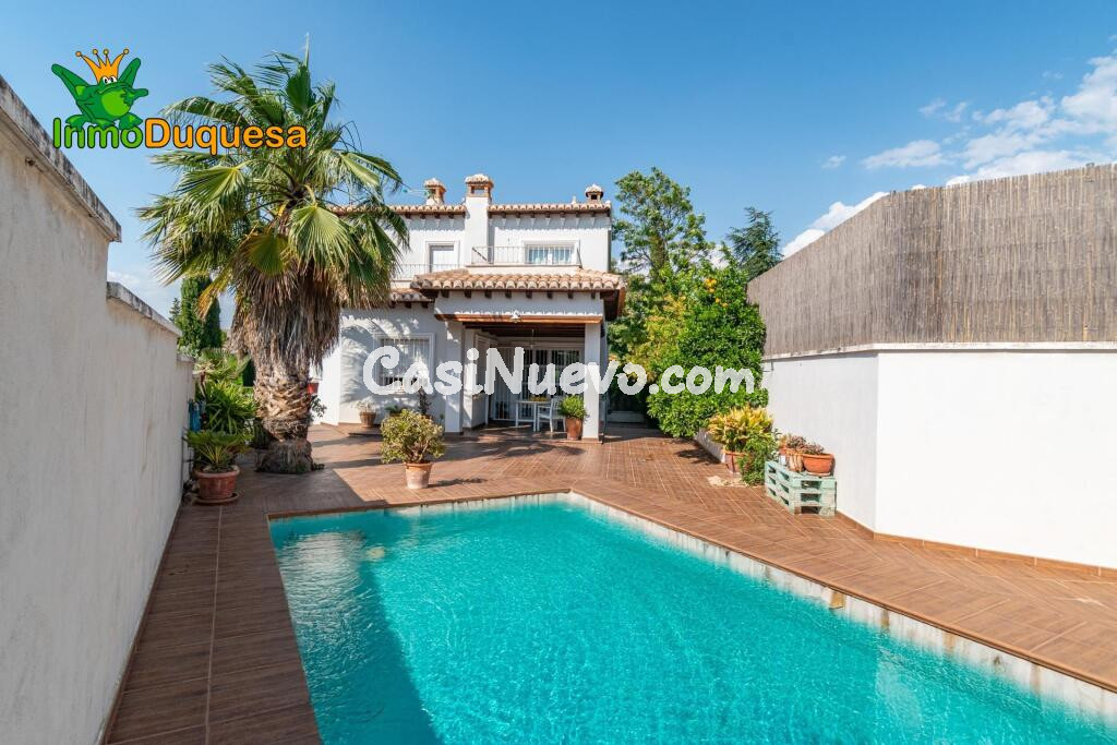 CHALET de reciente construcción.