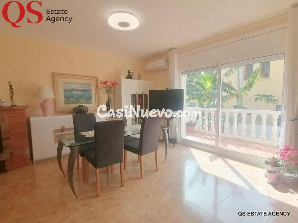 Casa con piscina y jardín en Cunit Residencial