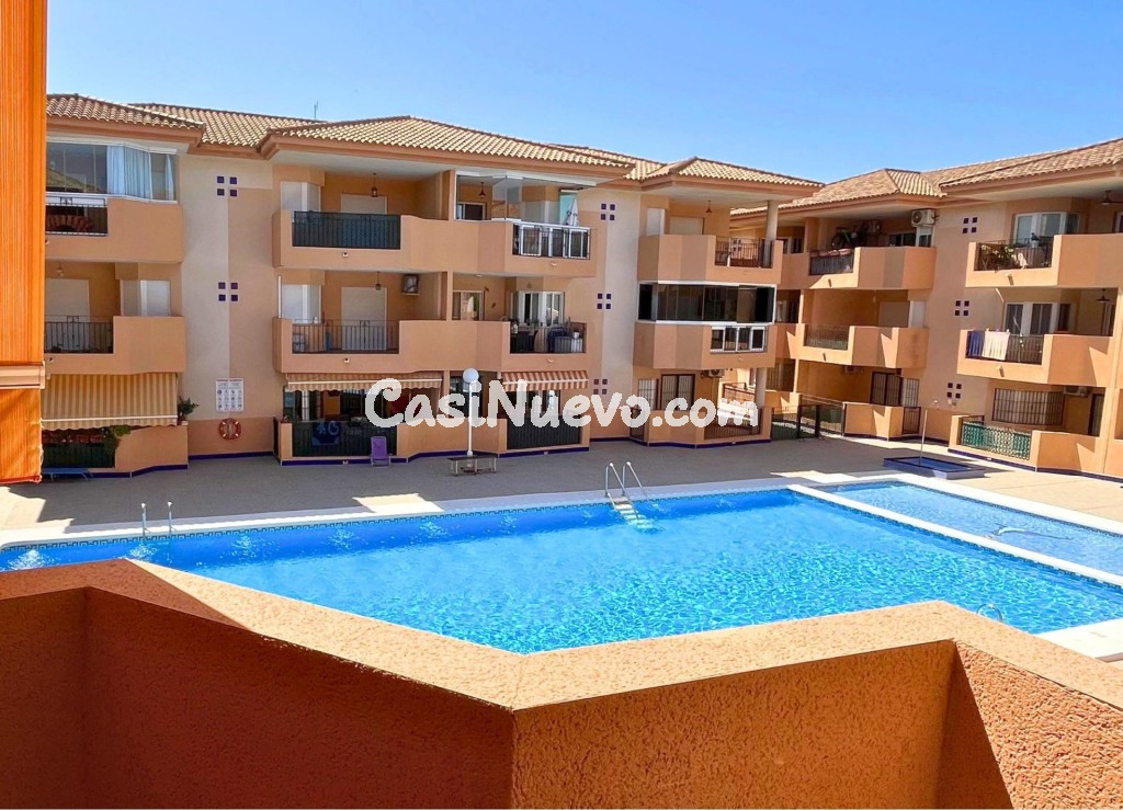 Apartamento de dos dormitorios en Los Alcázares, cerca del Centro Comercial Las Velas.