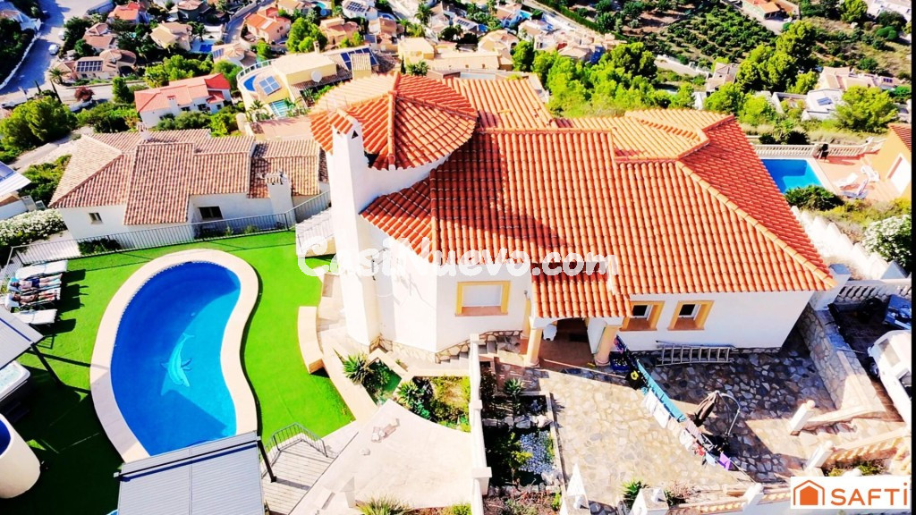 Tu refugio en las alturas de la Costa Blanca.