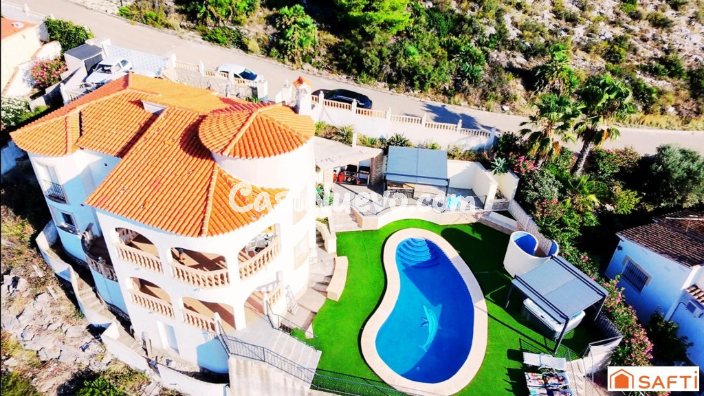 Tu refugio en las alturas de la Costa Blanca.