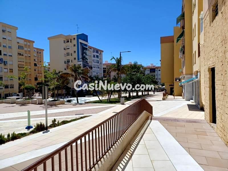 AMPLIO LOCAL PARA REFORMAR EN LA PLAZA DEL AJEDREZ, ESTEPONA