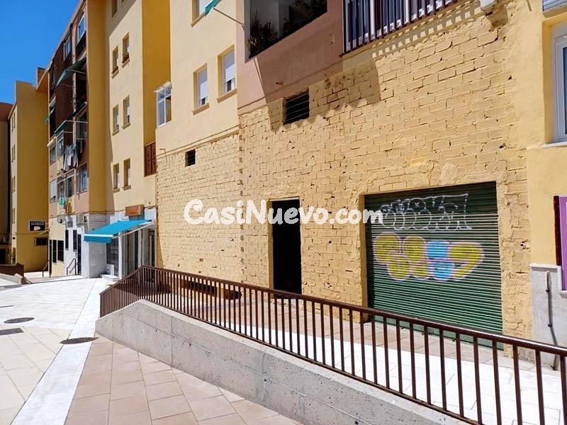 AMPLIO LOCAL PARA REFORMAR EN LA PLAZA DEL AJEDREZ, ESTEPONA