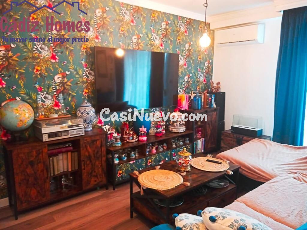 AMPLIA VIVIENDA EN PLENA AVENIDA PRINCIPAL.-ZONA VARELA