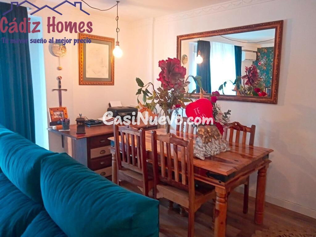 AMPLIA VIVIENDA EN PLENA AVENIDA PRINCIPAL.-ZONA VARELA