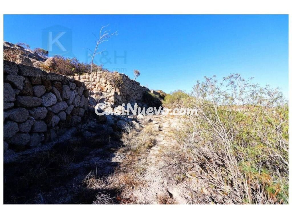 Gran terreno con huertas descansadas en Güimar