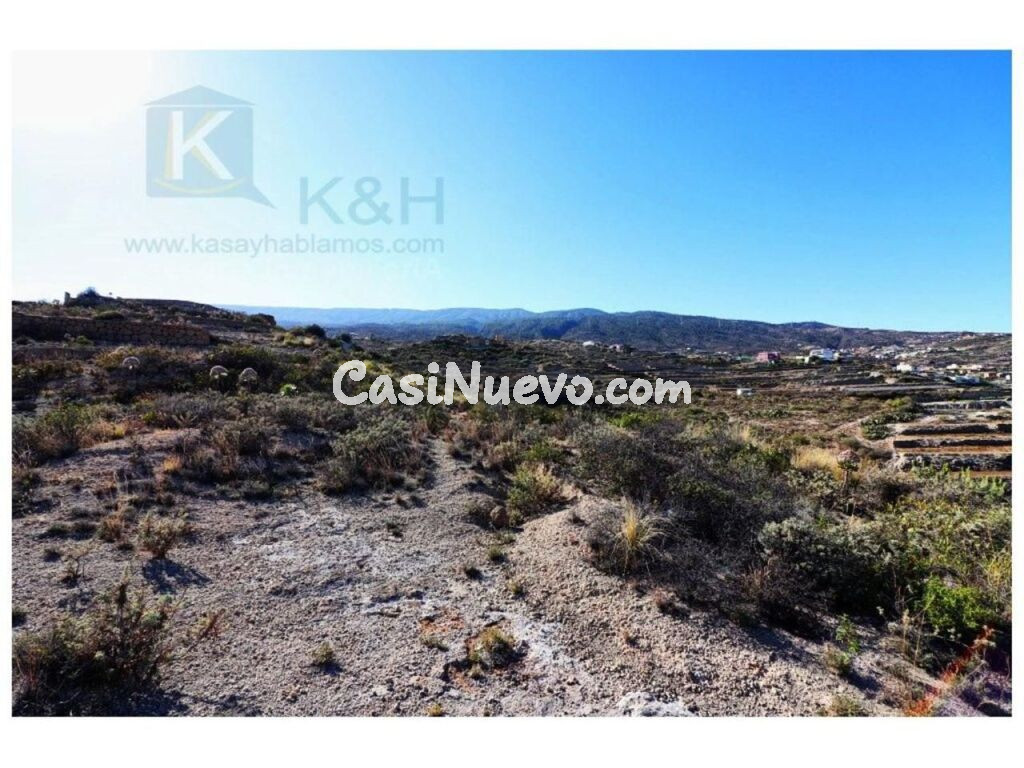Gran terreno con huertas descansadas en Güimar
