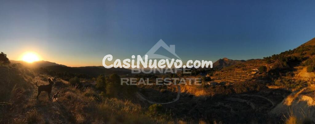 Villa rústica con establo para 12 caballos – Un paraíso ecuestre en Jijona