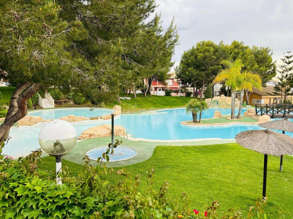 Encantador Chalet Pareado en Gran Alacant - Urbanización Monte Faro