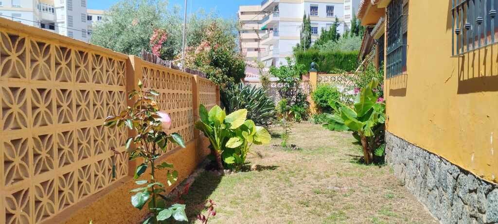 Casa-Chalet en Venta en Rincon De La Victoria Málaga - foto 2