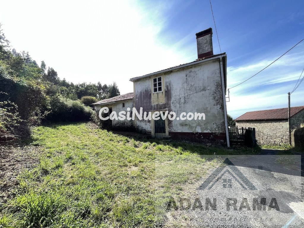 Venta de casa en Teo, de 328m2 con 4 dormitorios y 1 baño